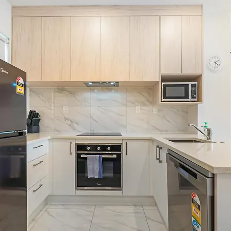 Cozy Brand New Townhouse 2-2
