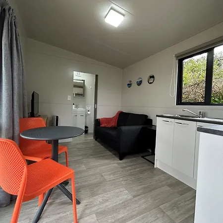 Takapuna Beach Holiday Park-3