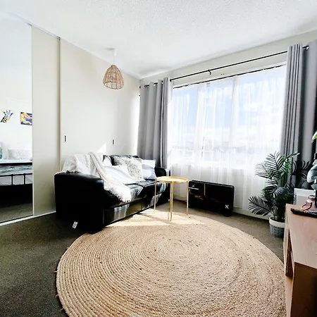 One Bedroom Apartment At Newmarket Free Parking-2