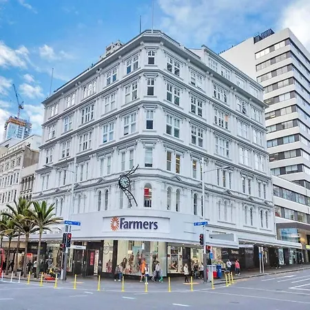 Charming Spacious Two Bedroom In Central Cbd-3