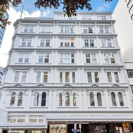 Charming Spacious Two Bedroom In Central Cbd-2