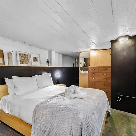 Unique Industrial-Style Apartment In Auckland-2