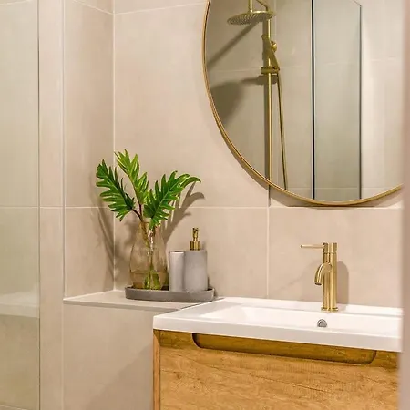Charming 1 Bedroom Apartment In Auckland-2