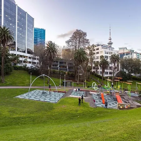 Condo In Queen St Cbd W Pool And Gym Zodiak Stays-3