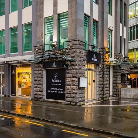 Condo In Queen St Cbd W Pool And Gym Zodiak Stays-2