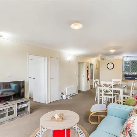 Lovely 2-Bedroom Rental With Parking Zodiak Stays-3