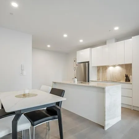 Modern Bright Central Apartment By Zodiak Stays-2