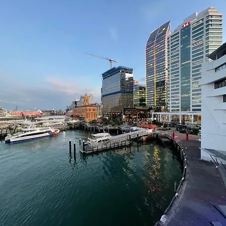 Chic Princes Wharf Studio - City View - Parking-3