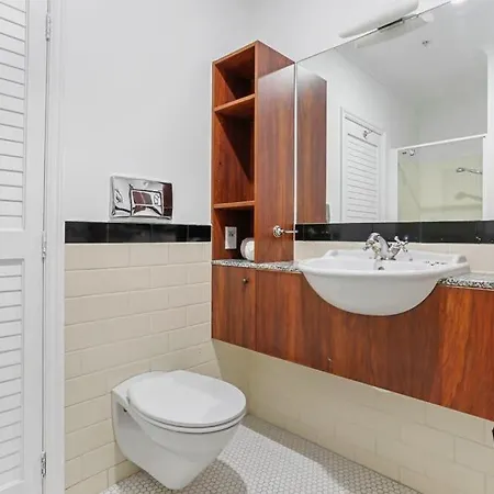 Funky One Bedroom Apartment On Princes Wharf-3
