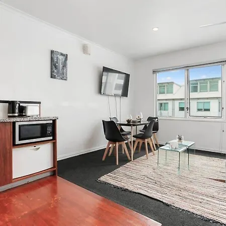 Studio Apartment On Princes Wharf-3