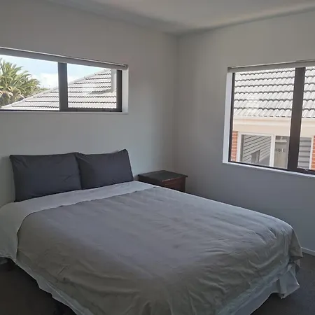 Stunning Stay In Papatoetoe Auckland-3