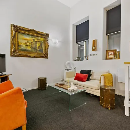 Lovely 1-Bedroom Apartment On Queen Street-2