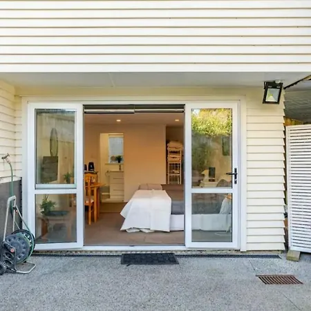 Private Studio Close To City-2
