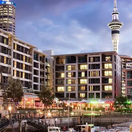 Auckland Viaduct Chic Luxury Waterfront Views!-3