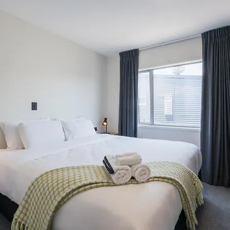 Spacious Home Near Cbd Spa Pool Parking 3Br-3