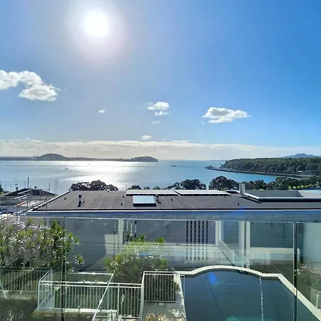 Orakei Grandeur Mansion With Sea Views & Pool-3