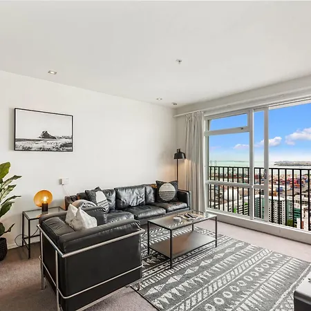 Luxury 2Br Apt Pool, Gym, Prime Spot Zodiak Stays-2