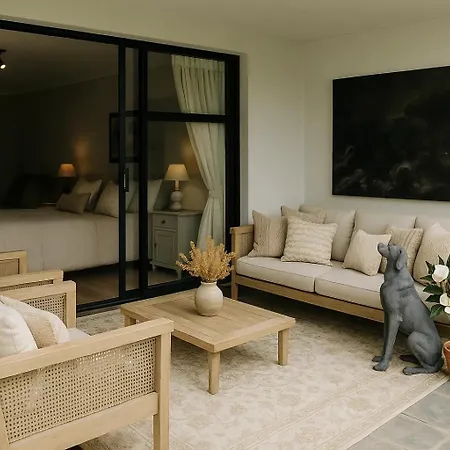 Maison De Hobson Luxury Guest Suite-3