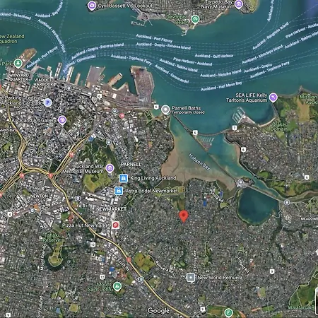 Remuera 5 Bedroom Holiday House-3
