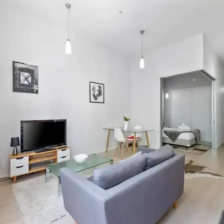 Lively And Stunning Central Apt By Zodiak Stays-3
