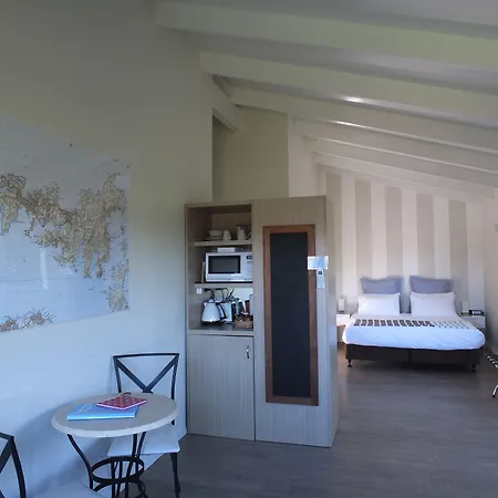 Le Chalet Waiheke Apartments-3