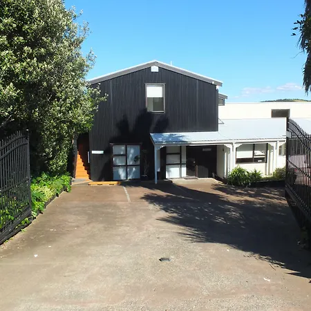 Le Chalet Waiheke Apartments-2