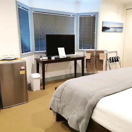 Lush & Co Auckland Bed & Breakfast-3