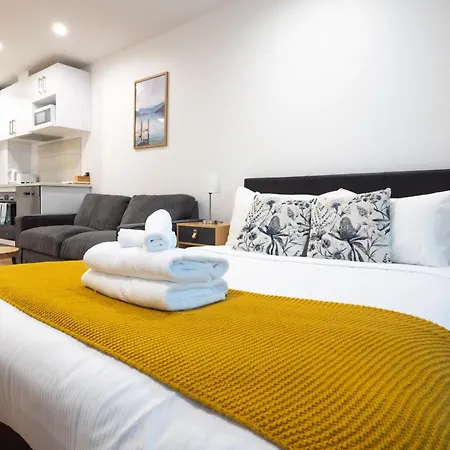 Modern Cosy Studio Apartment Auckland Central-3