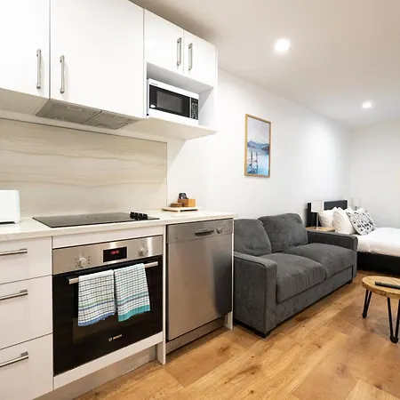 Modern Cosy Studio Apartment Auckland Central-2