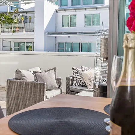 Premium 1Br Apartment At Princes Wharf-3