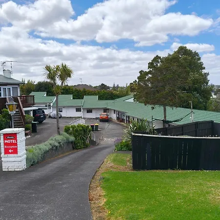 Aladdin Motel-2