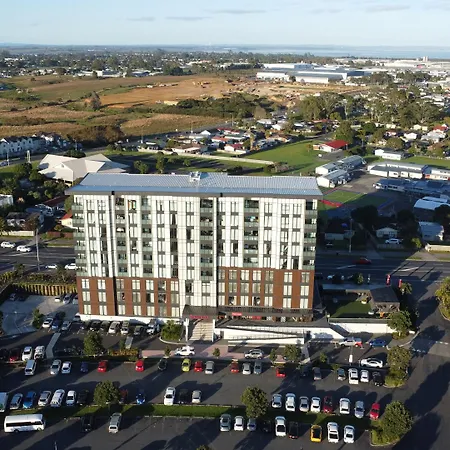Ramada Suites By Wyndham Auckland Manukau Pacfic Centre-3
