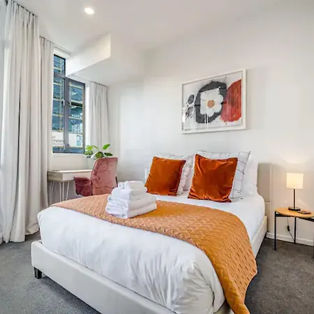 Spacious Character Apartment-2