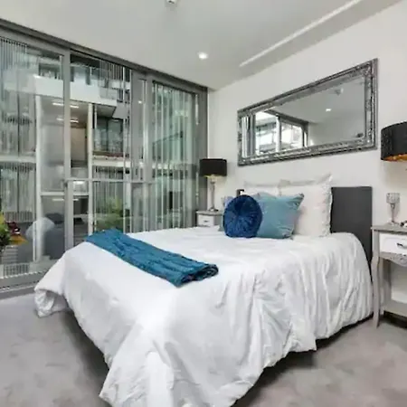 Stylish 2-Storey Retreat With Parking Zodiak Stays-3
