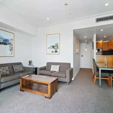 Spacious Apartment On Akl Viaduct With Balcony-2