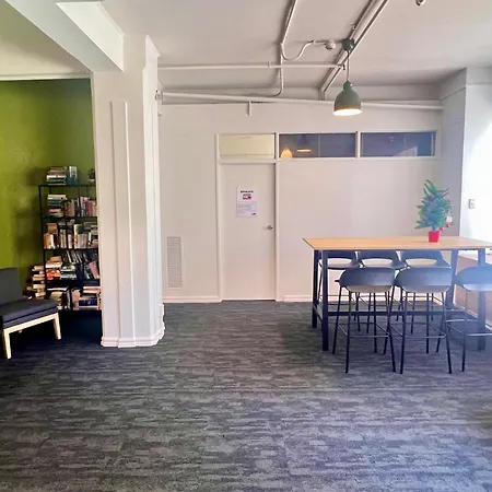 Utopia31 Hostel - Formerly Frienz Backpacker-2