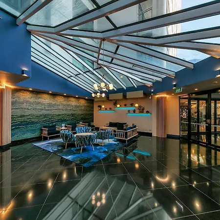 Penthouse Premier-2
