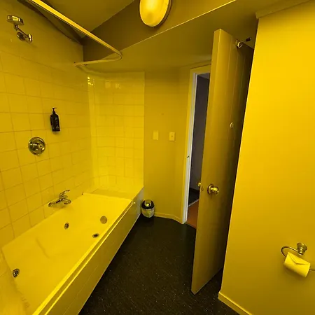 Parklane Motor Lodge-3