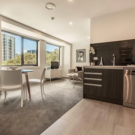 Beautiful 2Br Unit Next To Myers Park Zodiak Stays-3