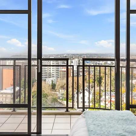 Bright 1 Bedroom Beauty With Balcony Zodiak Stays-3