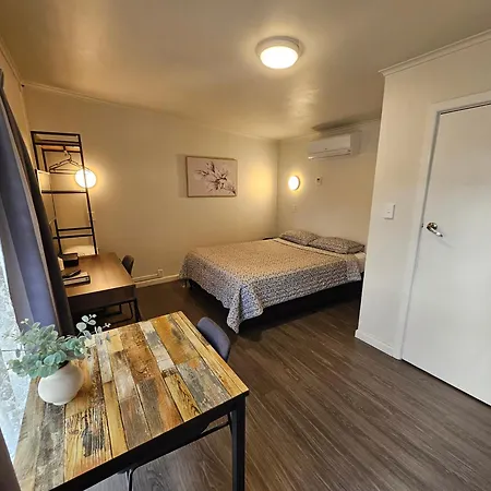 Rockfield Motel-2