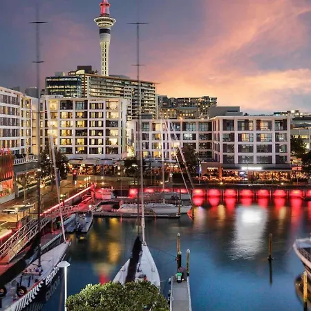 Qv Stays Spacious Waterfront Suite-2
