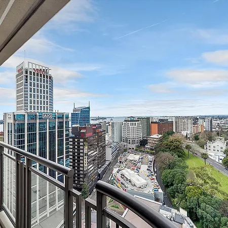 Qv Stays Peace And Style In The Iconic Metropolis-3