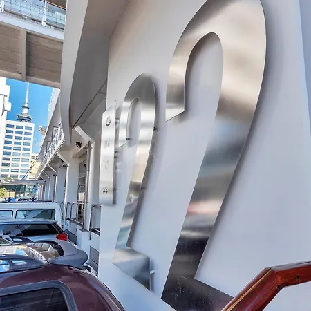 Viaduct Loft 2Br Delight With Netflix And Aircon-3