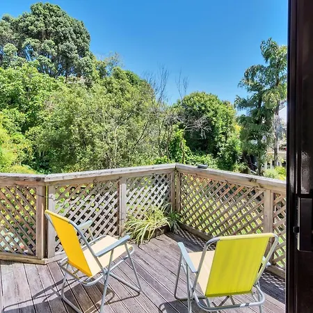 Ponsonby Gardens With Deck And Parking-2