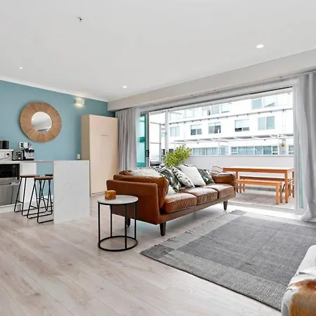 Gorgeous Princess Wharf Apartment W/ Aircon-2