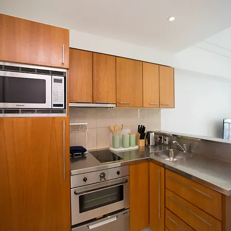 Trendy Waterfront Viaduct Apartment-3