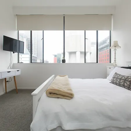Sky Tower Views Apartment-2
