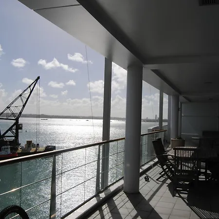 Stunning Apartment At Princes Wharf-2