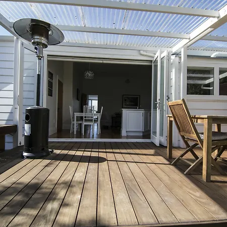 Spacious And Charming Grey Lynn Villa-3
